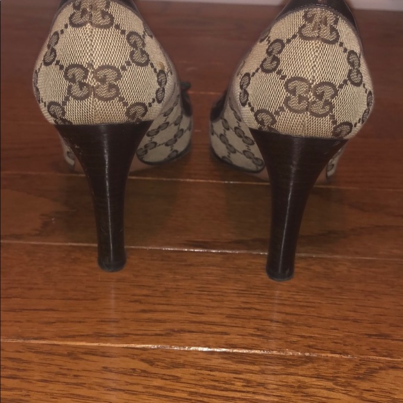 Authentic Gucci heels - Picture 3 of 4